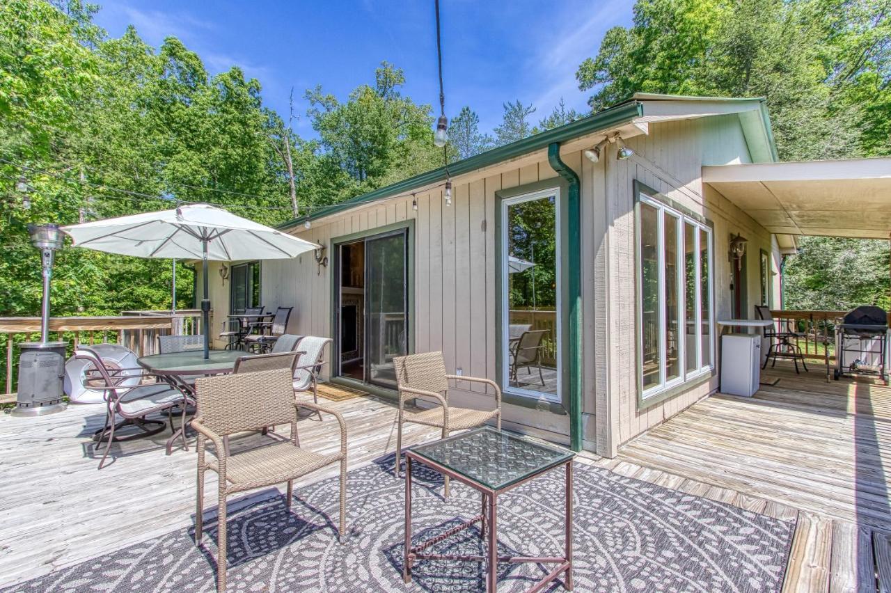 Memorable "Deer & Doe" By Honeybearcabins 4Br 3Ba, Mountain View Deck, Farmhouse Decor, Fireplace, 3 Acres Sevierville Exterior foto